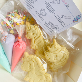 DIY box unicorns