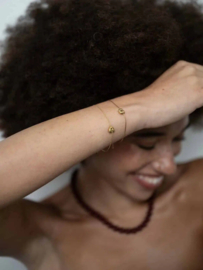FIJN ARMBANDJE MET LETTER