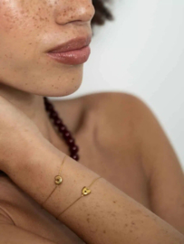 FIJN ARMBANDJE MET LETTER