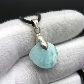 Larimar hanger