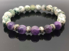 Handgemaakte armband met 8 mm amethyst/amethist en boomagaat kralen.