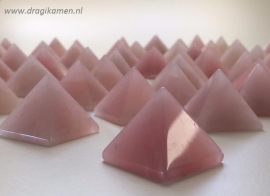 Roze kwarts/Rozenkwarts piramide, 30 mm.