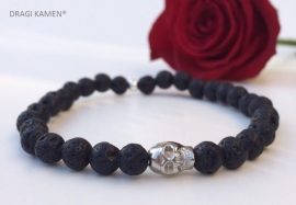 Armband met Lava steen 6 mm ronde kralen en zilver kleurige skull