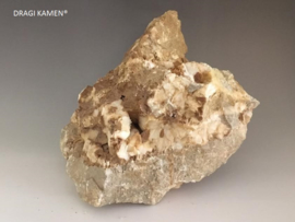 Calciet met moedergesteente uit de Vallei van de Bosnische Piramides Visoko, 6200 gram.