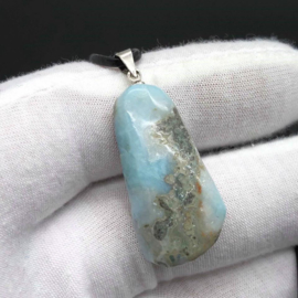 Larimar hanger