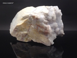 Chalcedoon ruw stuk met kristallen, 1374 gram.