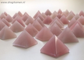Roze kwarts/Rozenkwarts piramide, 30 mm.