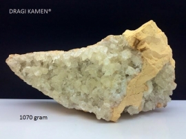 Witte Calciet geode, 1070 gram.