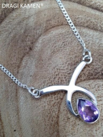 925 Zilveren collier met druppel vorm facet geslepen amethyst.