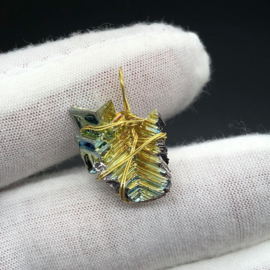 Prachtige Bismuth hanger, Wire Wrapped in 14kt Gold Filled wire