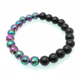 Handgemaakte armband met 8 mm Regenboog Hematiet en Zwarte Obsidiaan kralen.