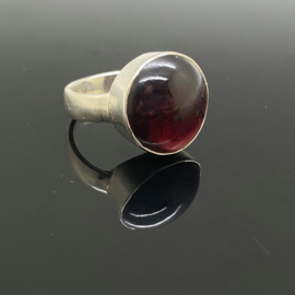 Granaat ring, 16 mm/ 50, 925 zilver