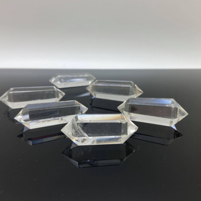Heldere bergkristal dubbeleinder, geslepen 45-50 mm