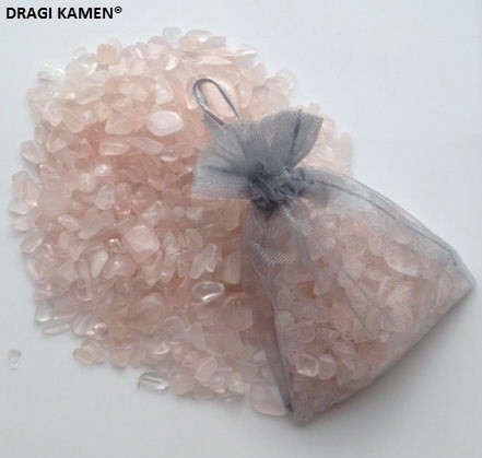 Roze kwarts in organza buidel, knuffelsteentjes