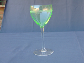 Annagroen (Uranium) glazen wijnglas