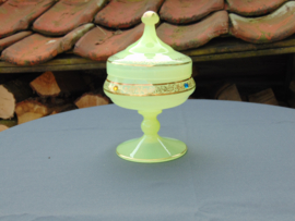Opaline bonbonnière