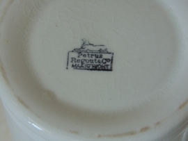 Antiker Milchbecher mit Deckel Petrus Regout