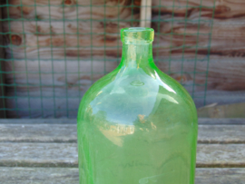 Uranium glazen spuitwater fles.
