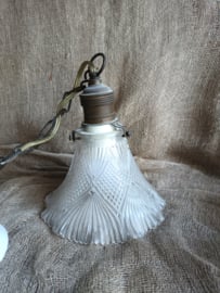 Doorzichtig oud hanglampje