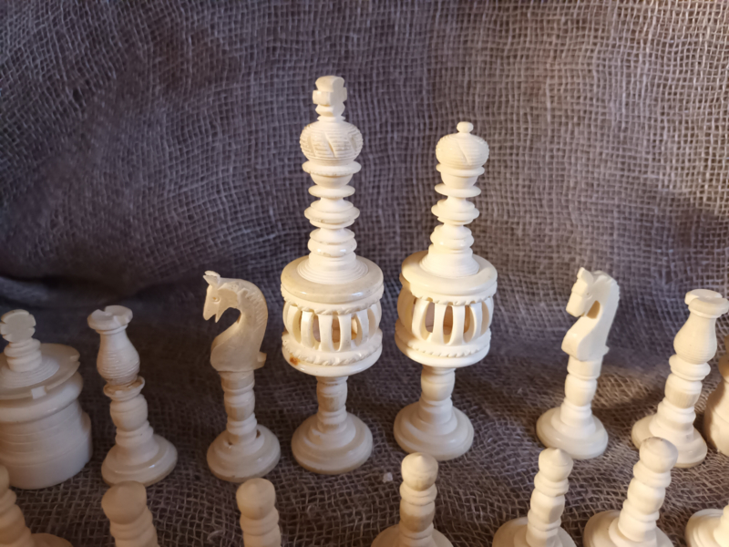 begrijpen Meting Klagen Antiek benen schaakspel | overig verzamel | `t Allegaartje Franeker