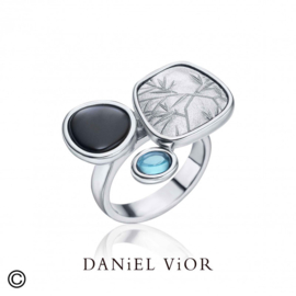 DANiEL ViOR Acacia ring