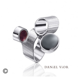 DANiEL ViOR Tubs ring