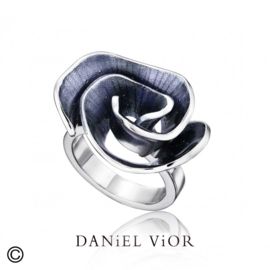 DANiEL ViOR Rosa Voluta ring