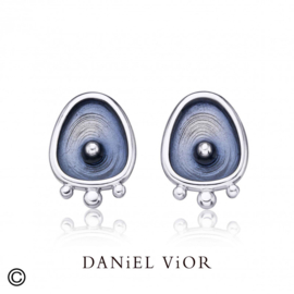 DANiEL ViOR Drops ring