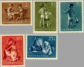 NEDERLAND 1954 NVPH SERIE 649 KIND CHILD