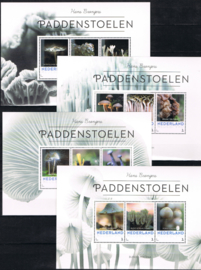 PERSOONLIJKE ZEGELS PADDENSTOELEN ++ R 291