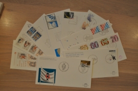 FDC JAARGANG 1982 COMPLEET BLANCO OPEN KLEP.