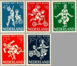 NEDERLAND 1958 NVPH SERIE 715 KIND CHILD