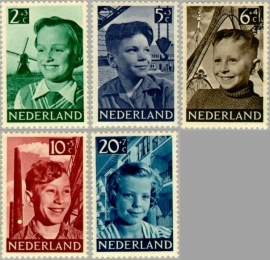 NEDERLAND 1951 NVPH SERIE 573 KIND CHILD