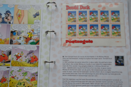 PERSOONLIJKE ZEGELS DONALD DUCK VERZAMEL ALBUM INCL. 36 VELLETJES POSTFRIS