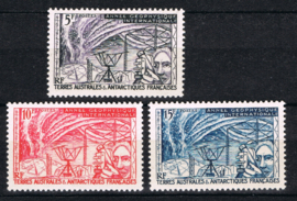 ANTARCTICA FRANS TAAF 1957  ++ F 303