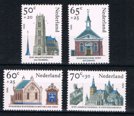NEDERLAND 1985 NVPH 1324-27 ++ ZOMERZEGELS KERKEN CHURCHES