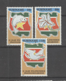 REP. SURINAME 1990 ZBL SERIE 678 VIS DUIF BLOEM