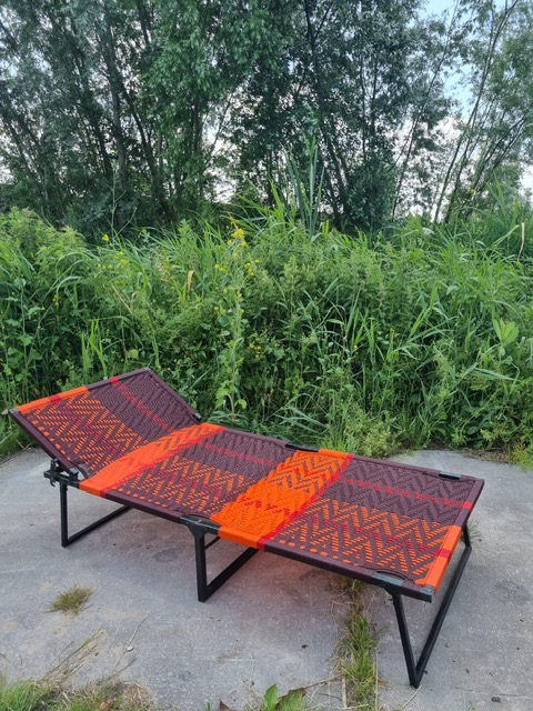 Owusu stretcher, bruin oranje rood, zig zag design