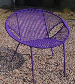 Owusu chair nr. 48 Ghanese kuipstoel paars