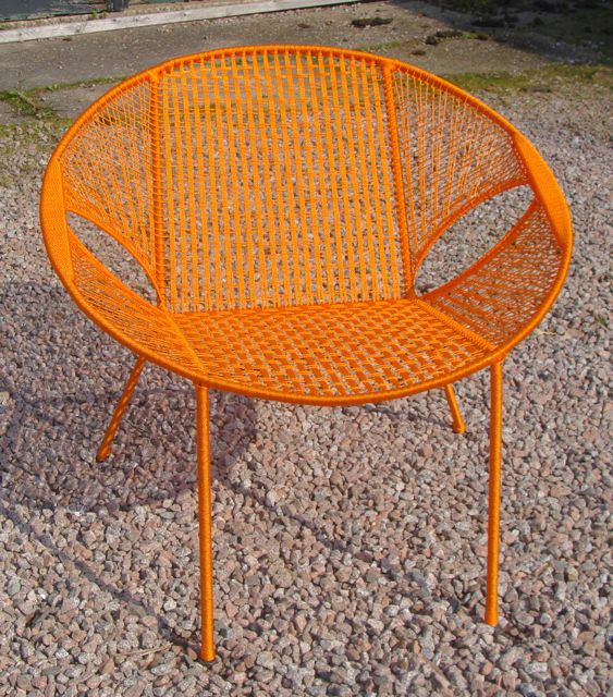 Owusu chair nr. 47 Ghanese kuipstoel oranje