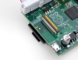 Low-profile microSD card adapter for Raspberry Pi