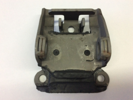 Motor mount locking plate