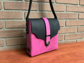 Pink/black schoudertas 100%  leer