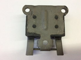 Motor mount locking plate