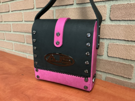 Pink/black schoudertas 100%  leer