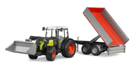 Claas Nectis 267F met voorlader en aanhanger