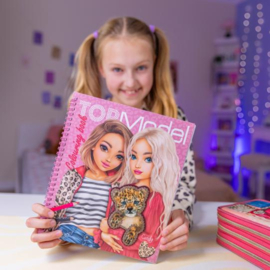 TOPModel kleurboek "LEOHEART"