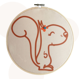Bamboo ring met Elsa Eekhoorn | Beige | 24 cm | Wanddecoratie