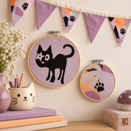 Wandhanger Lila met Hoshi deKat | Ø 16.5 cm