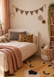 ​Handgemaakt panterprint kussen | 30x50 | Stoer & tijdloos